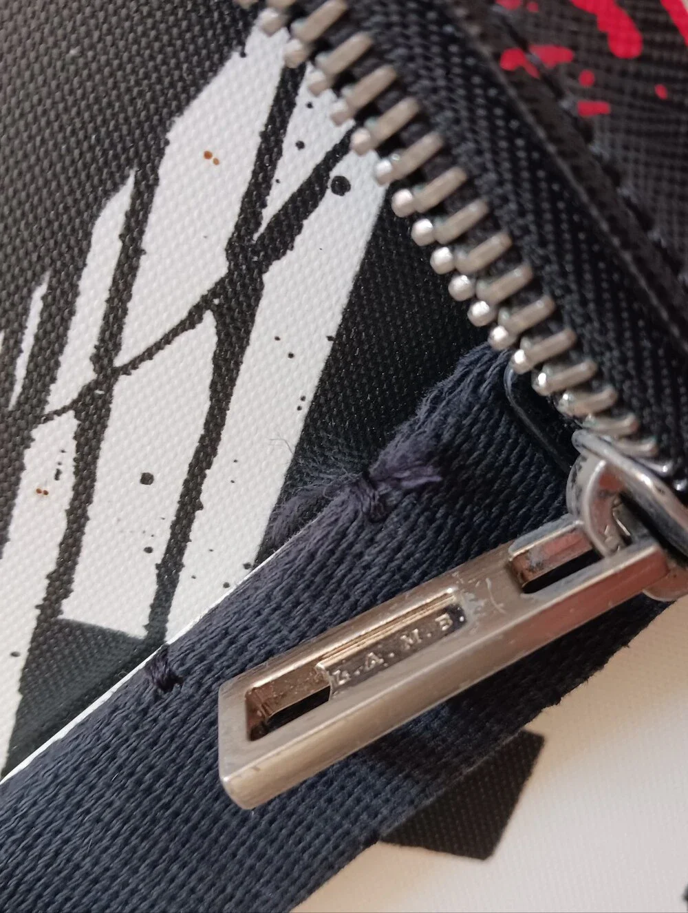 L.A.M.B Gwen Stefani Vintage .Black Lip-Print Crossbody Bag with Silver Hardware